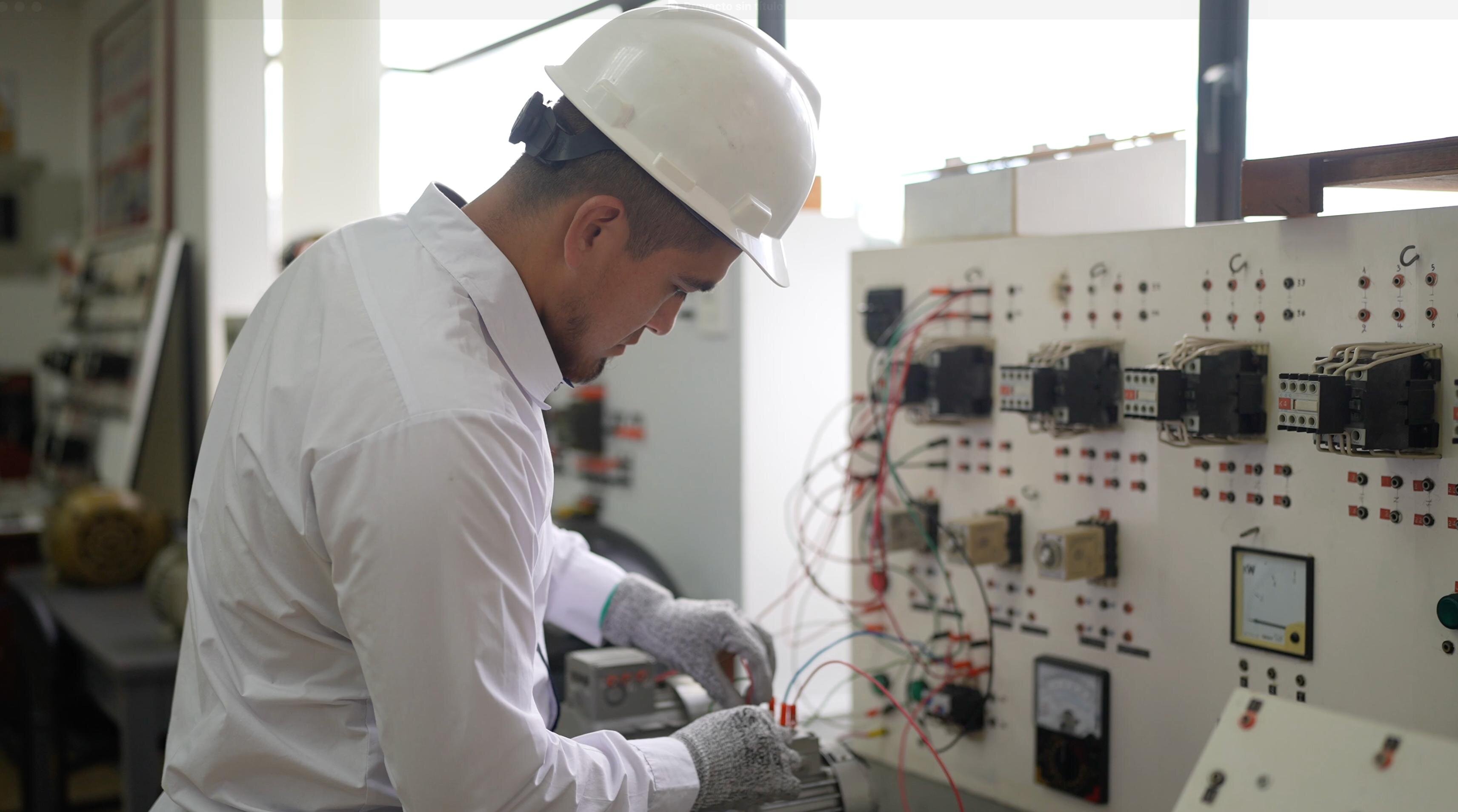 PrimerGraduadoElectricidad 3