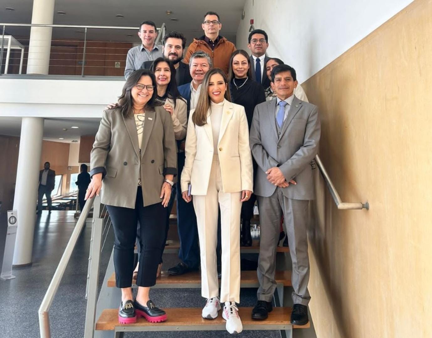 Representantes de las universidades junto con la Secretaría de Senescyt