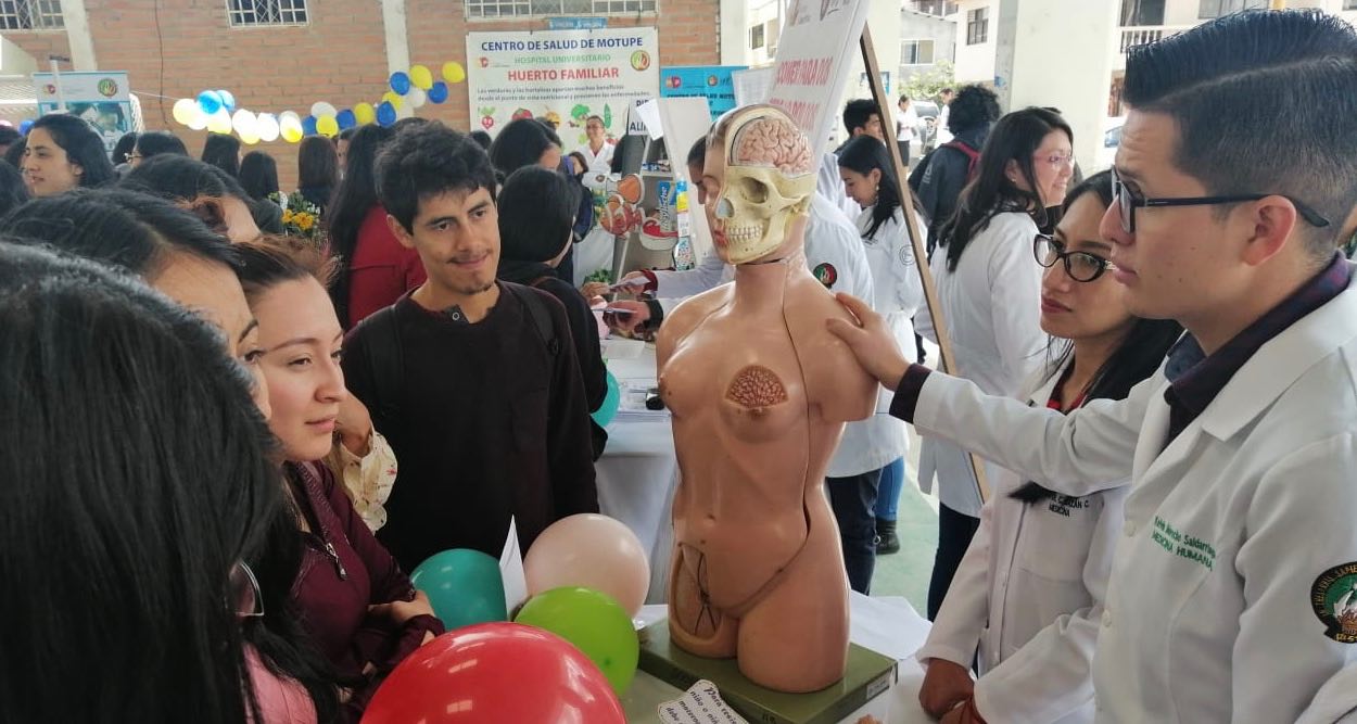 UNL promueve medicina preventiva mediante Feria de la Salud 