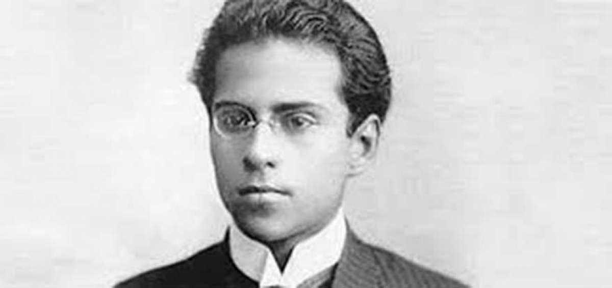 Un Siglo con El Alma en Los Labios