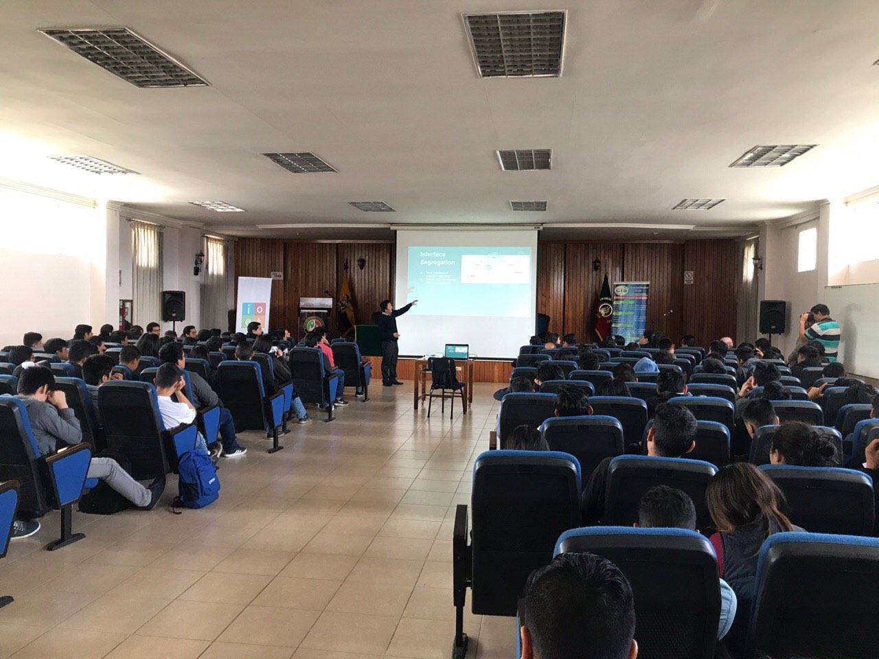 Carrera de Computación presenta conferencias de Software