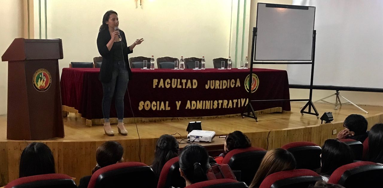 Alumnos de Contabilidad participan del Taller de Oratoria 