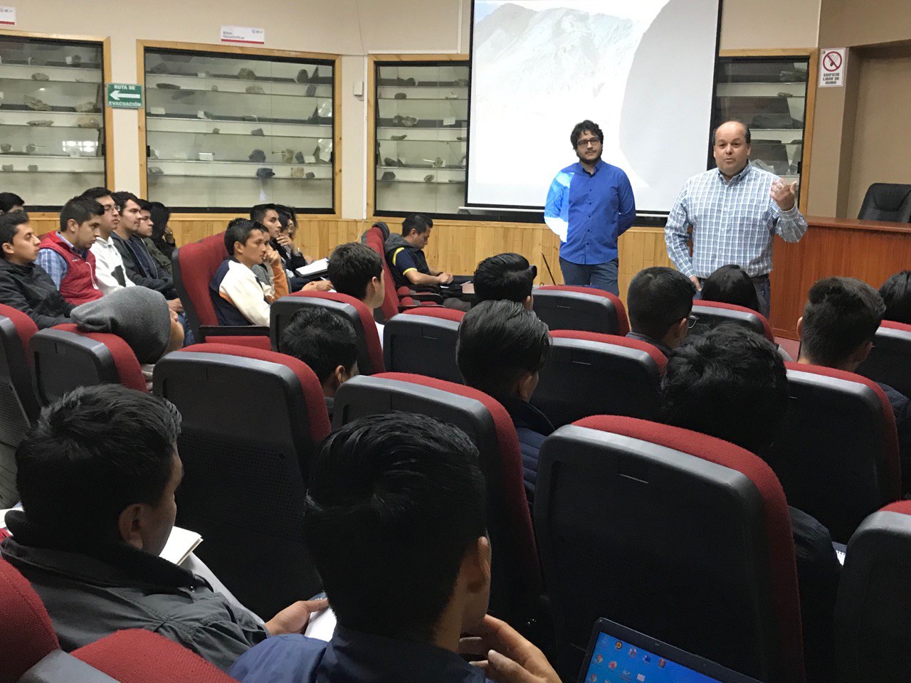 Taller de “Mapeo Geológico”