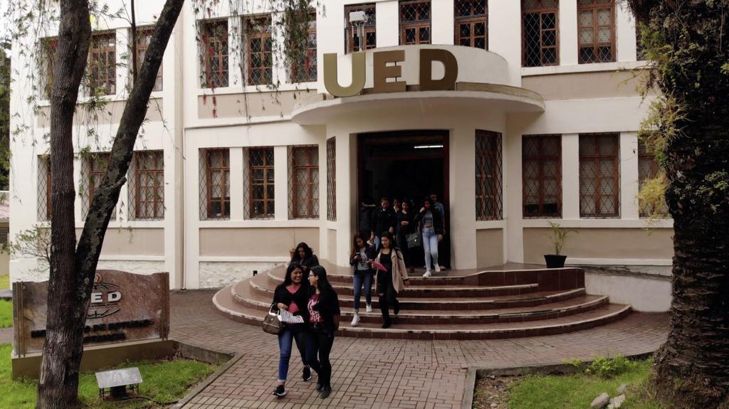 Docentes se capacitan para la nueva oferta académica a distancia 