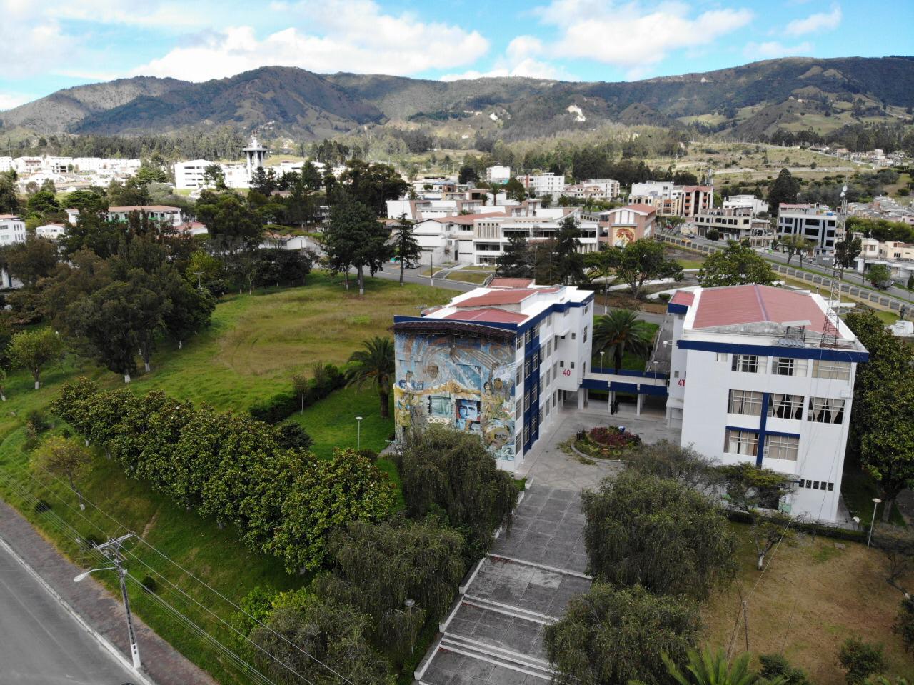 UNL cumple 161 años