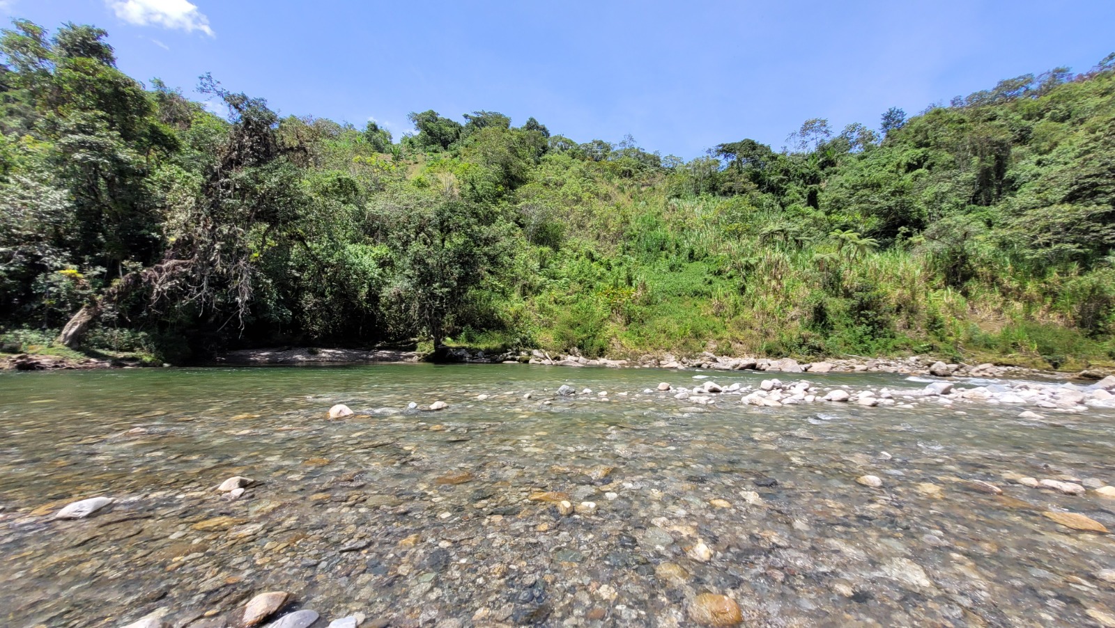 Proteger y conservar los recursos hídricos, para nosotros y para las generaciones futuras. En la región andina CUIDAR derechos agua y resiliencia en cuencas amazónicas para el período 2022-2026.