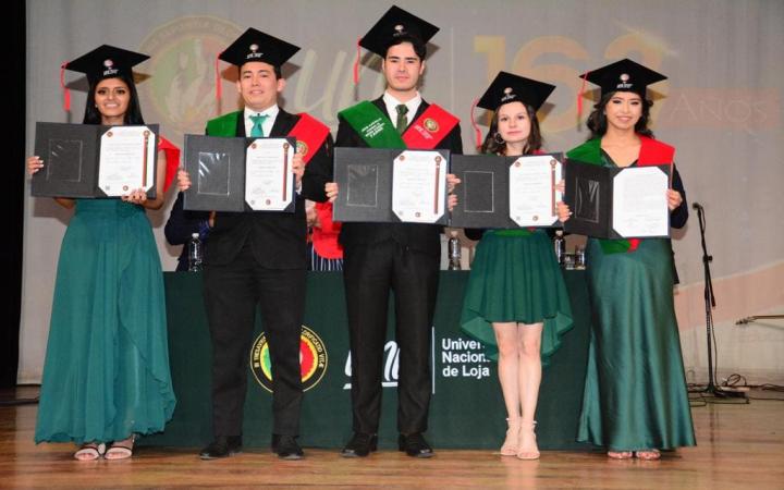 graduados