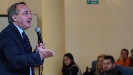 UNL dicta Conferencia Investigación del Siglo XXI Luces y Sombras