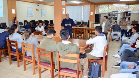 La UNL capacita a sus estudiantes de la Facultad de Energía con el curso en “Formación de Usuarios y Manejo de Base de Datos Científicos”.