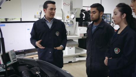 UNL oferta 1.735 cupos en 32 carreras, una de ellas Ingeniería Automotriz